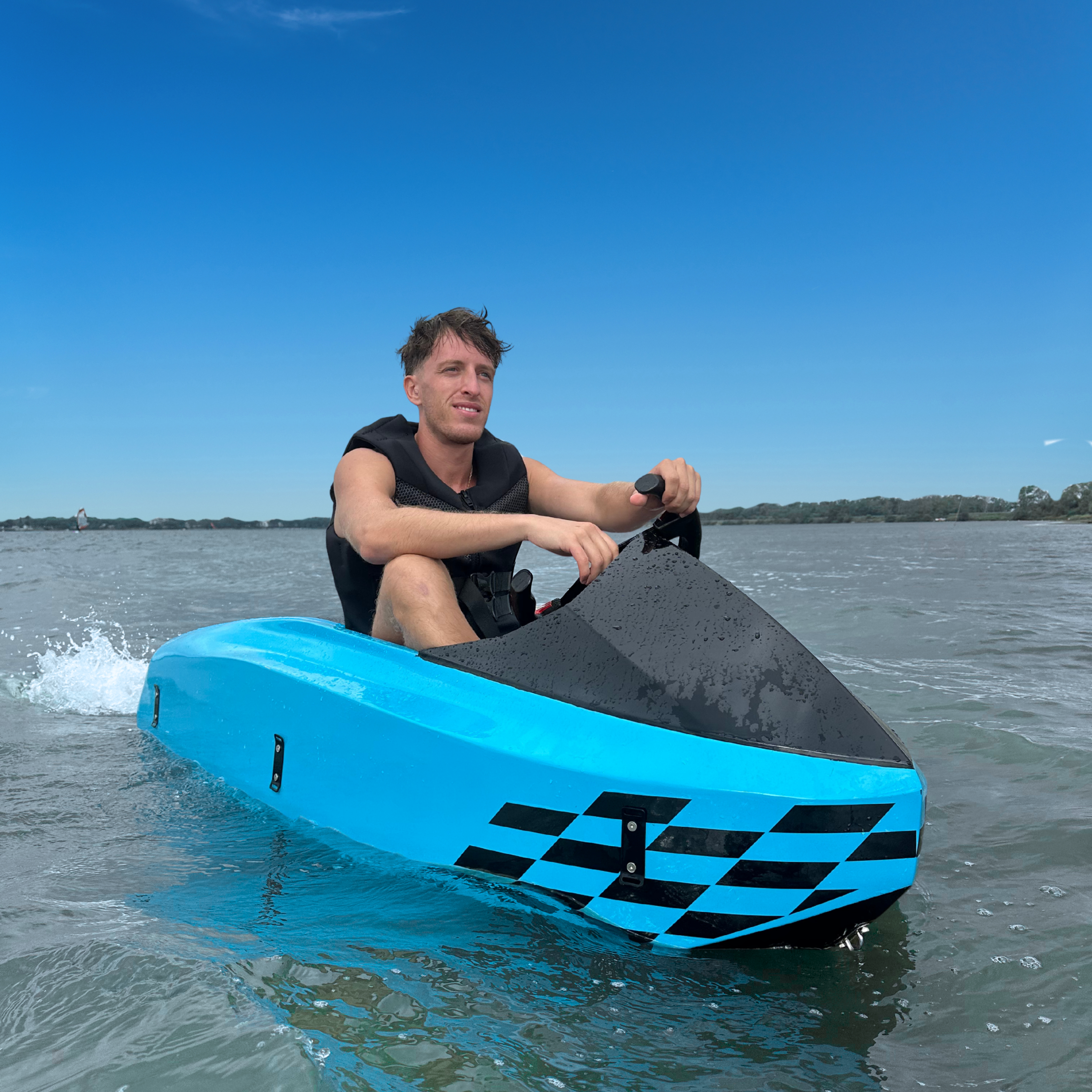 Mini Boat WAVIQ en navigation