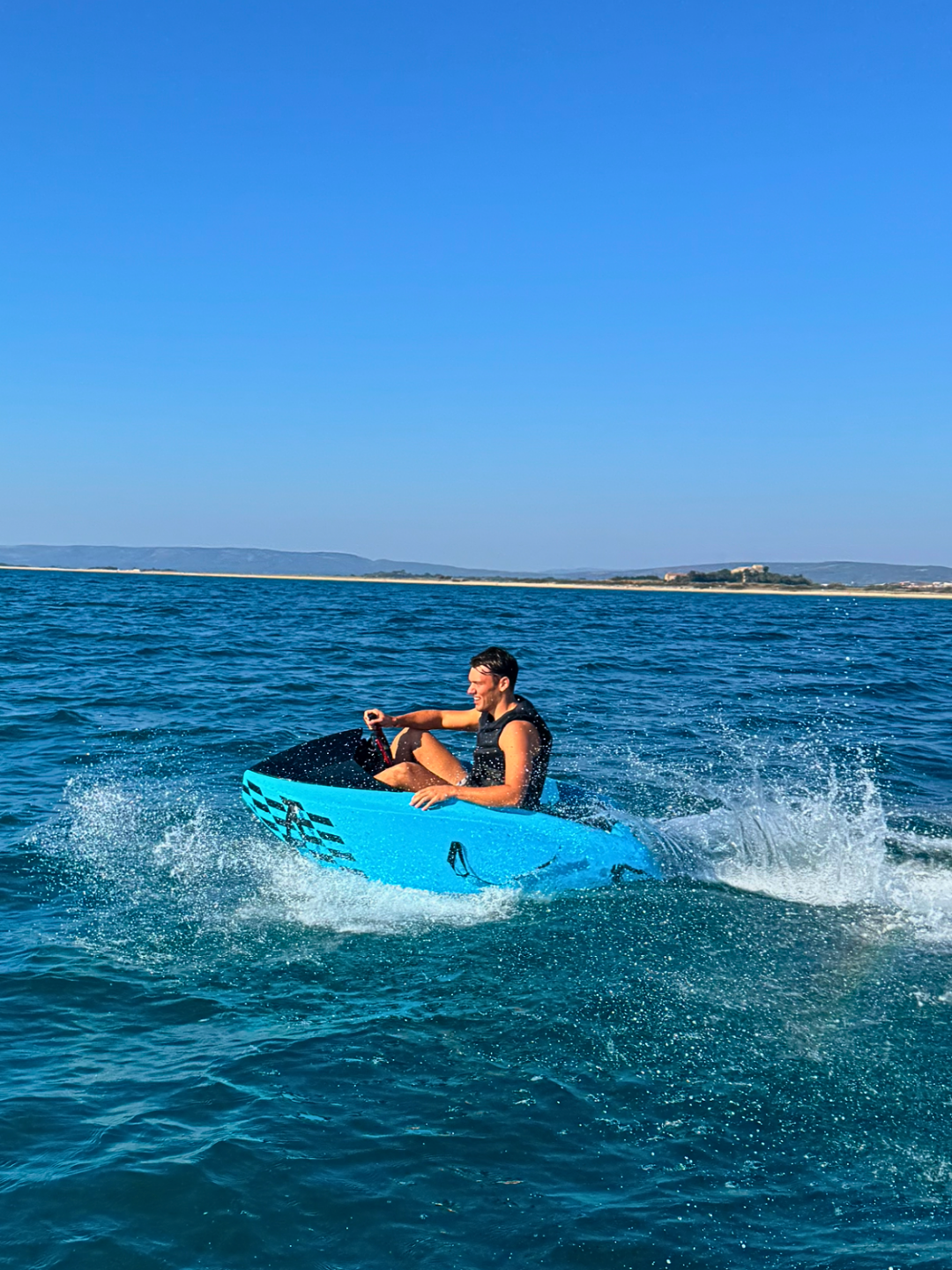 Mini Boat WAVIQ sur l'océan